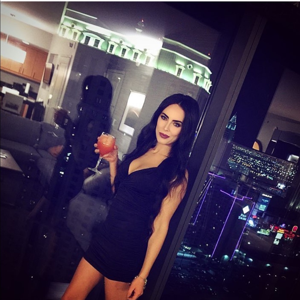 Black bodycon dress